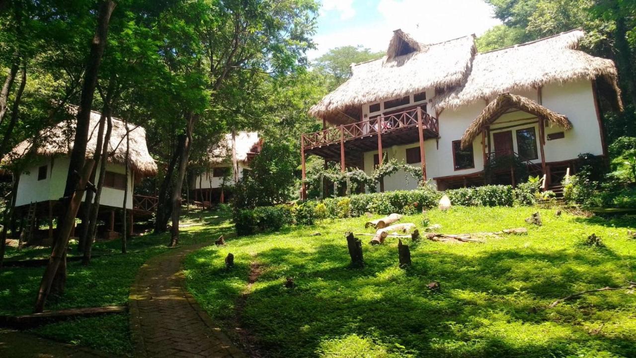 Tuani Ecolodge Tola Exterior photo